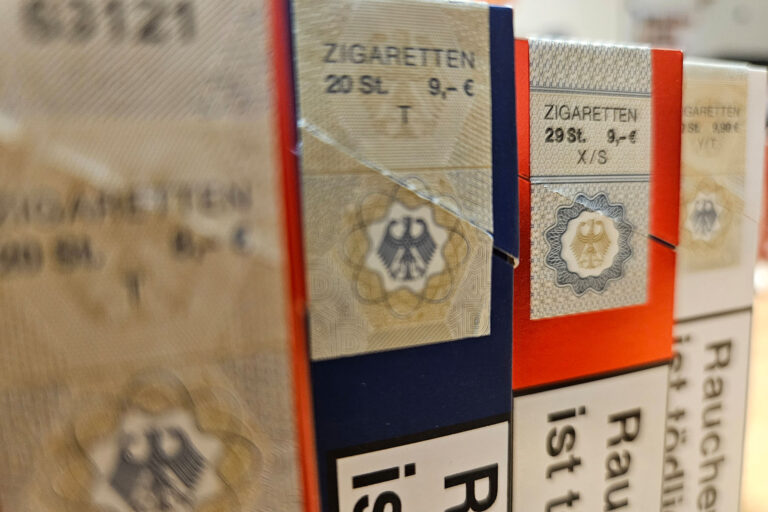 Die Tabaksteuer 2026 in Deutschland bringt steigende Preise für Raucherinnen, Raucher sowie Konsumentinnen und Konsumenten von E-Zigaretten und Tabakerhitzern. (Foto: Andreas Ohlberger)